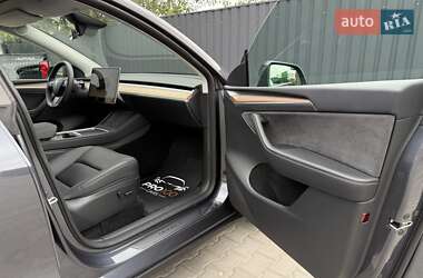 Позашляховик / Кросовер Tesla Model Y 2023 в 