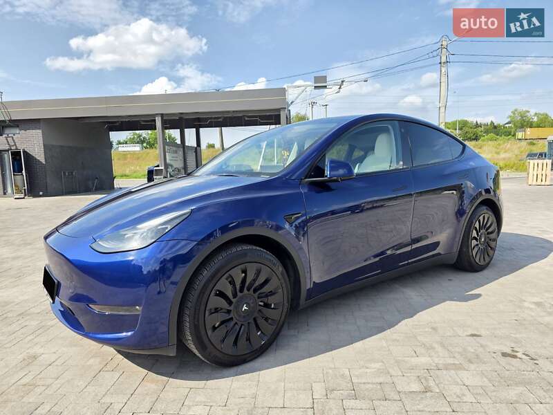 Tesla Model Y 2023