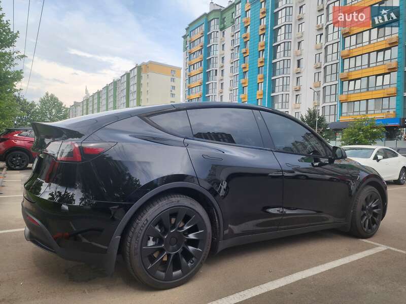 Внедорожник / Кроссовер Tesla Model Y 2022 в Киеве