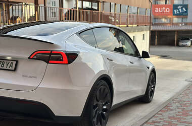 Позашляховик / Кросовер Tesla Model Y 2021 в 