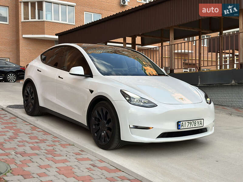 Позашляховик / Кросовер Tesla Model Y 2021 в 