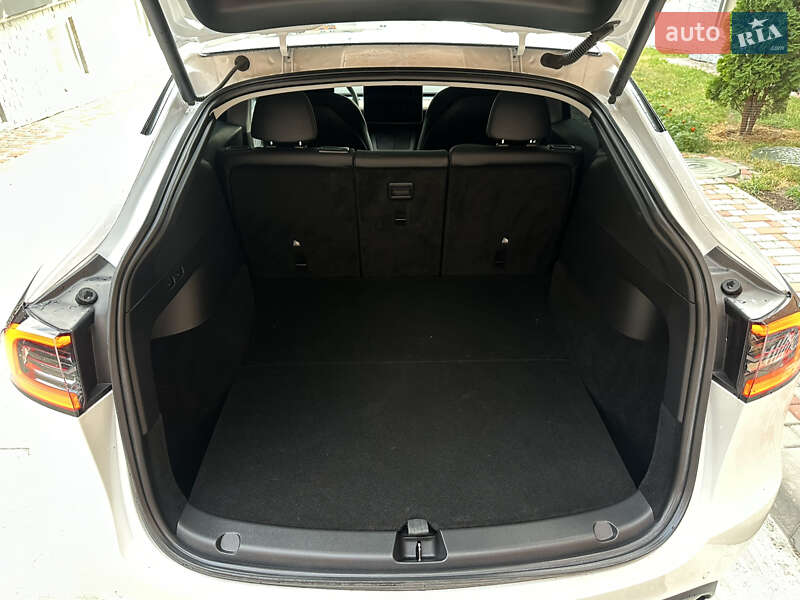 Позашляховик / Кросовер Tesla Model Y 2021 в Білій Церкві