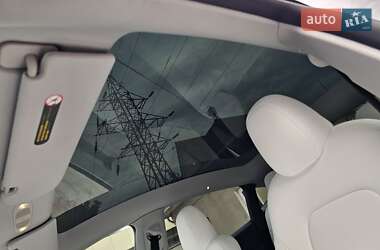 Позашляховик / Кросовер Tesla Model Y 2023 в 
