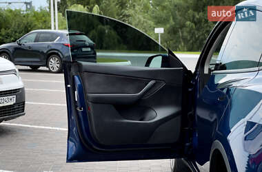 Внедорожник / Кроссовер Tesla Model Y 2022 в 