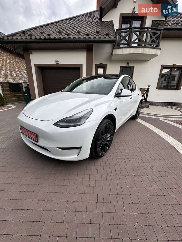 Позашляховик / Кросовер Tesla Model Y 2024 в Львові