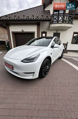 Позашляховик / Кросовер Tesla Model Y 2024 в 