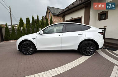 Позашляховик / Кросовер Tesla Model Y 2024 в 