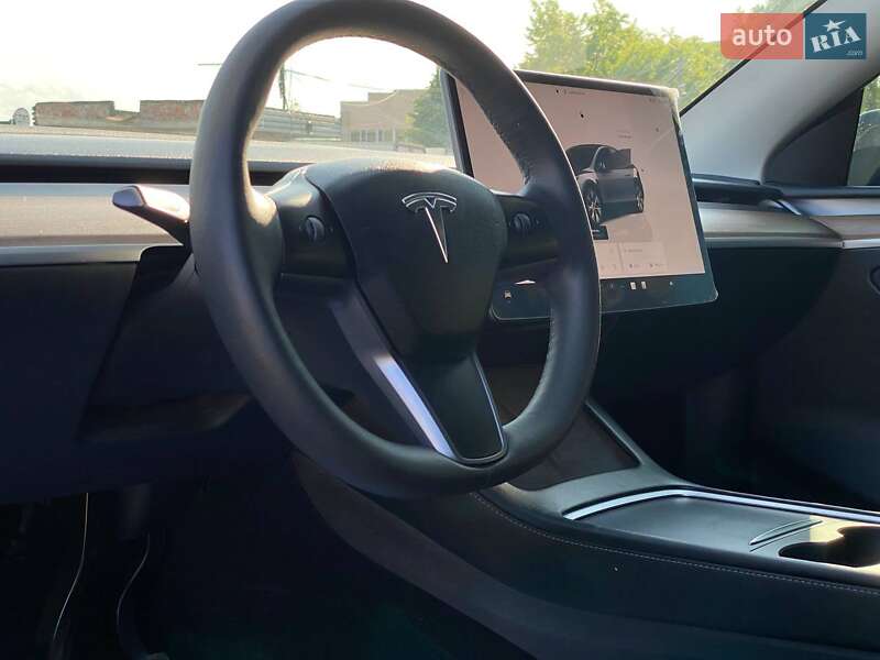 Позашляховик / Кросовер Tesla Model Y 2022 в Львові