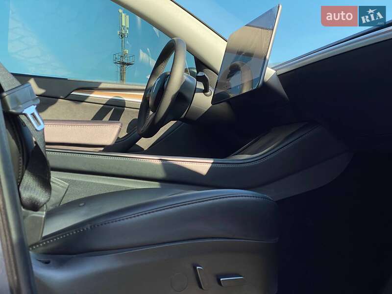Позашляховик / Кросовер Tesla Model Y 2022 в Львові