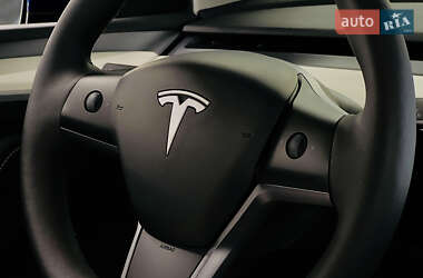Позашляховик / Кросовер Tesla Model Y 2023 в 