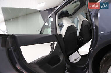 Позашляховик / Кросовер Tesla Model Y 2021 в 