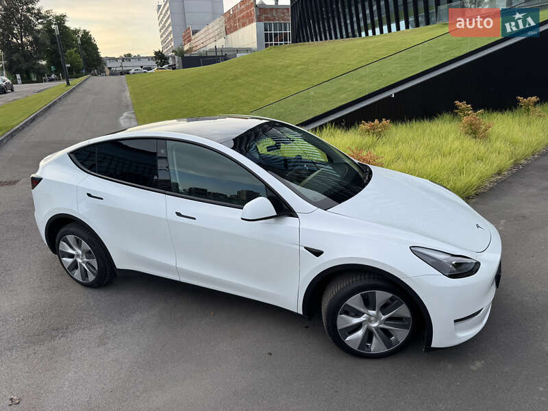 Внедорожник / Кроссовер Tesla Model Y 2023 в Киеве