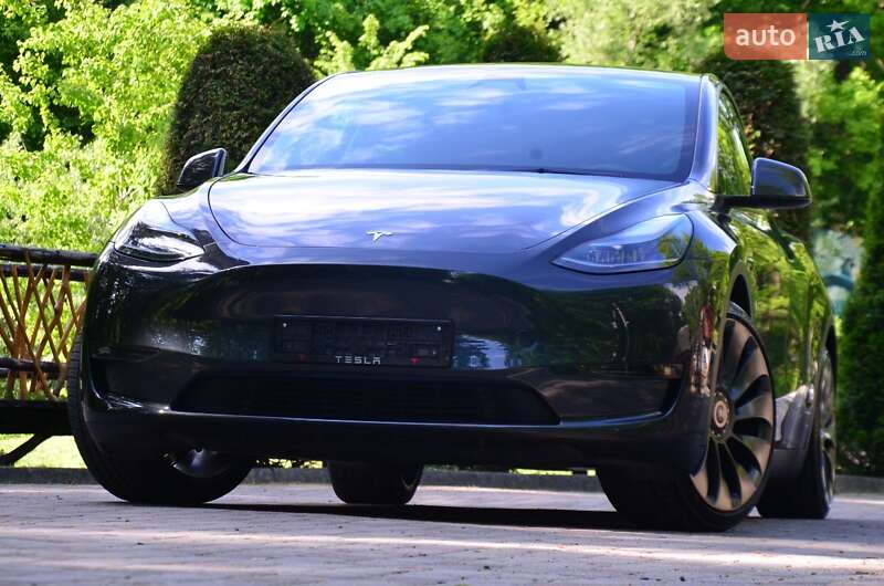 Внедорожник / Кроссовер Tesla Model Y 2024 в Дрогобыче