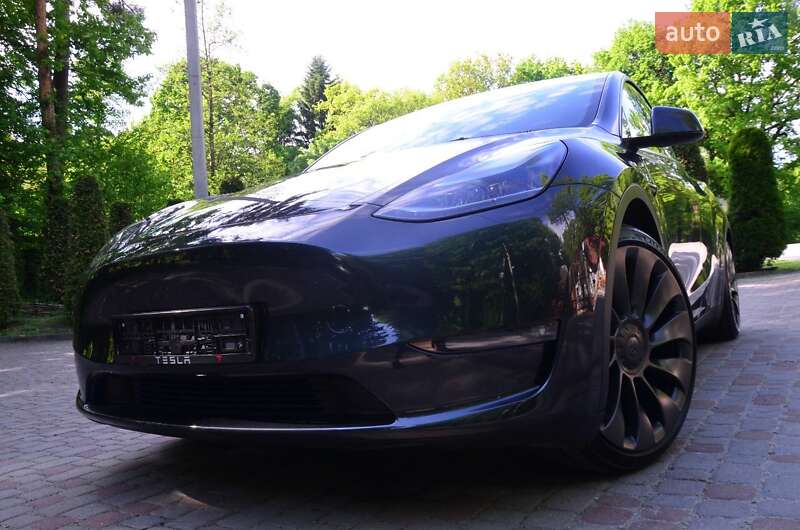 Внедорожник / Кроссовер Tesla Model Y 2024 в Дрогобыче