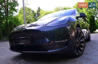 Внедорожник / Кроссовер Tesla Model Y 2024 в 