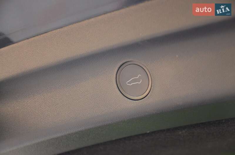 Внедорожник / Кроссовер Tesla Model Y 2024 в Дрогобыче