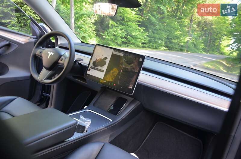 Внедорожник / Кроссовер Tesla Model Y 2024 в Дрогобыче