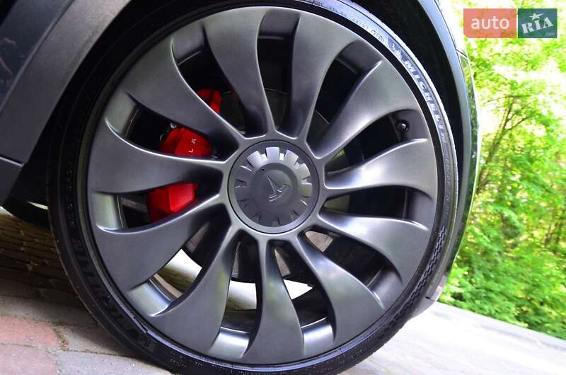 Внедорожник / Кроссовер Tesla Model Y 2024 в Дрогобыче