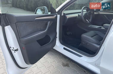 Позашляховик / Кросовер Tesla Model Y 2023 в 