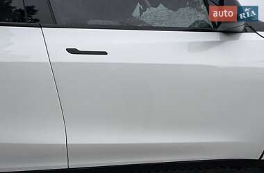 Позашляховик / Кросовер Tesla Model Y 2022 в 