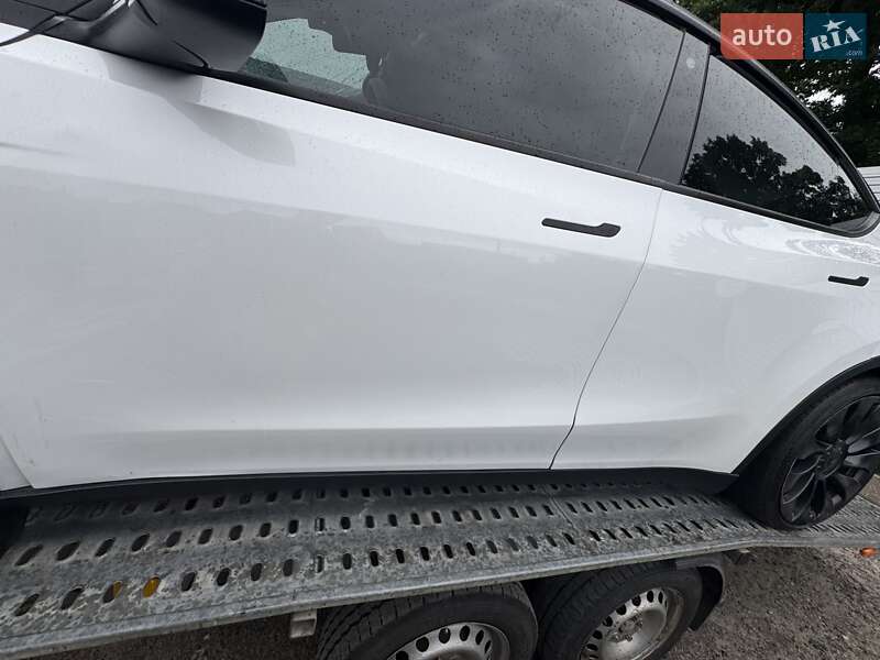 Внедорожник / Кроссовер Tesla Model Y 2022 в Ровно
