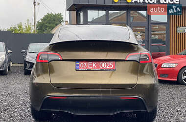 Внедорожник / Кроссовер Tesla Model Y 2021 в 