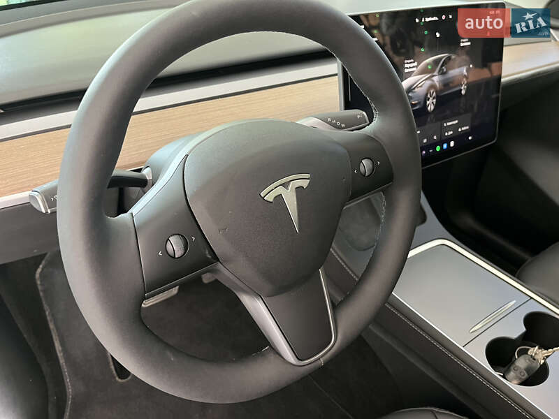 Внедорожник / Кроссовер Tesla Model Y 2024 в Киеве