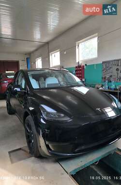Внедорожник / Кроссовер Tesla Model Y 2024 в 