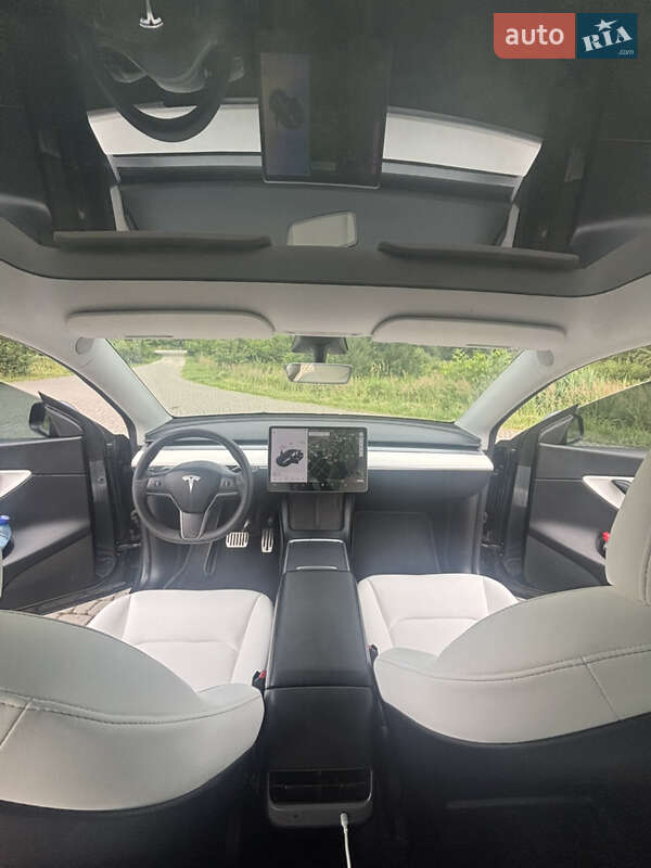 Внедорожник / Кроссовер Tesla Model Y 2021 в Львове