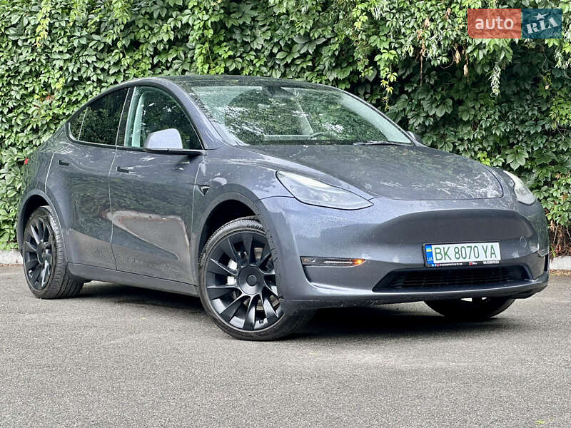 Tesla Model Y 2023