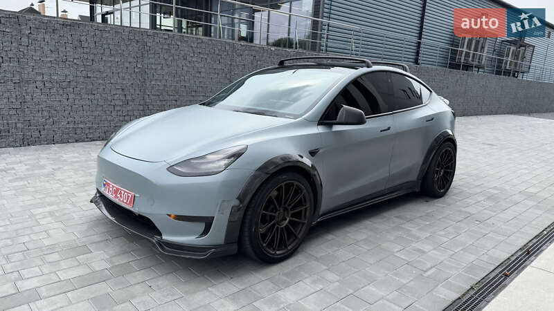 Позашляховик / Кросовер Tesla Model Y 2021 в 