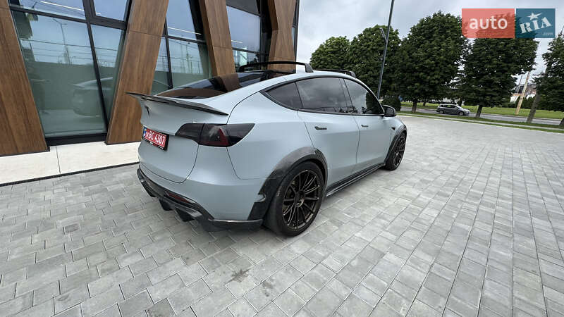 Внедорожник / Кроссовер Tesla Model Y 2021 в Луцке