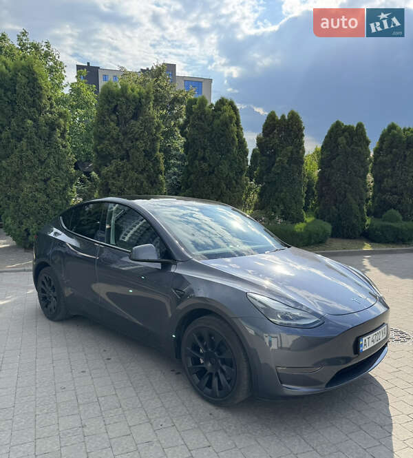 Позашляховик / Кросовер Tesla Model Y 2023 в Івано-Франківську