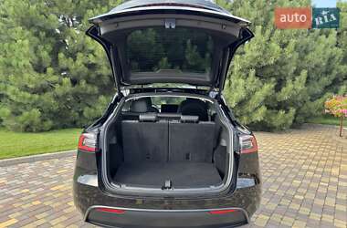 Внедорожник / Кроссовер Tesla Model Y 2024 в 