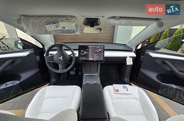 Внедорожник / Кроссовер Tesla Model Y 2024 в 