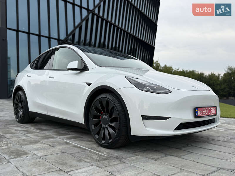 Внедорожник / Кроссовер Tesla Model Y 2023 в Киеве
