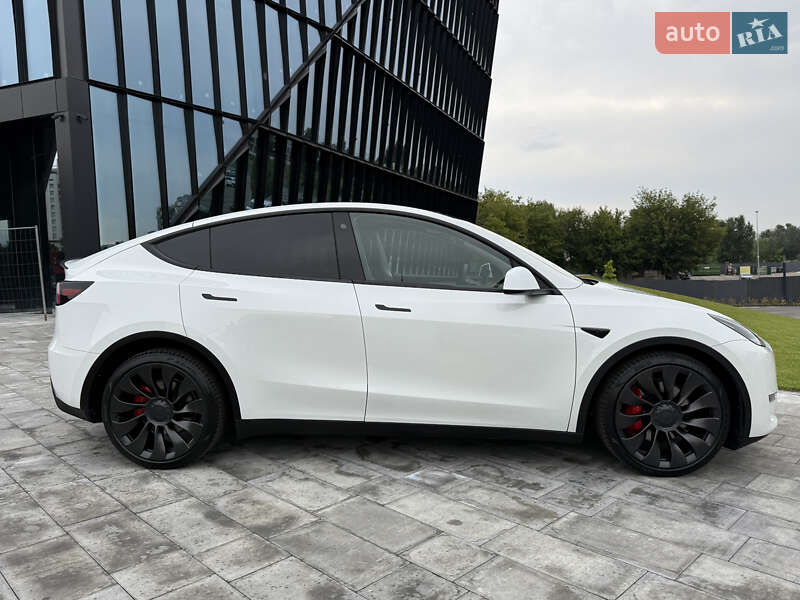 Внедорожник / Кроссовер Tesla Model Y 2023 в Киеве