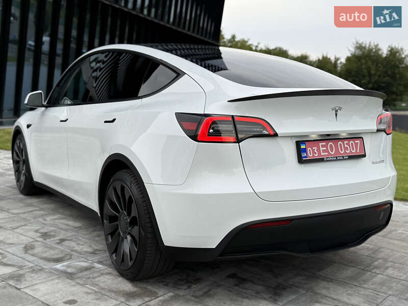 Внедорожник / Кроссовер Tesla Model Y 2023 в Киеве