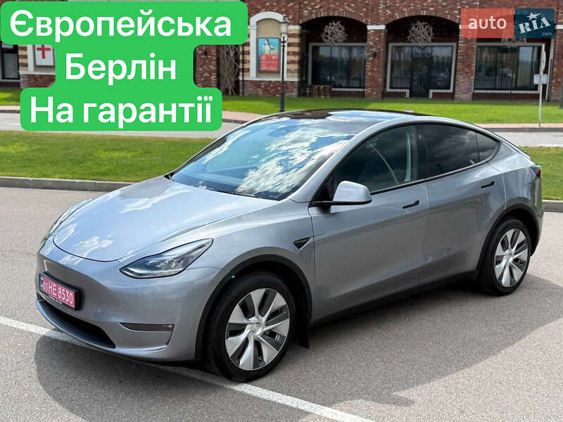 Tesla Model Y 2023