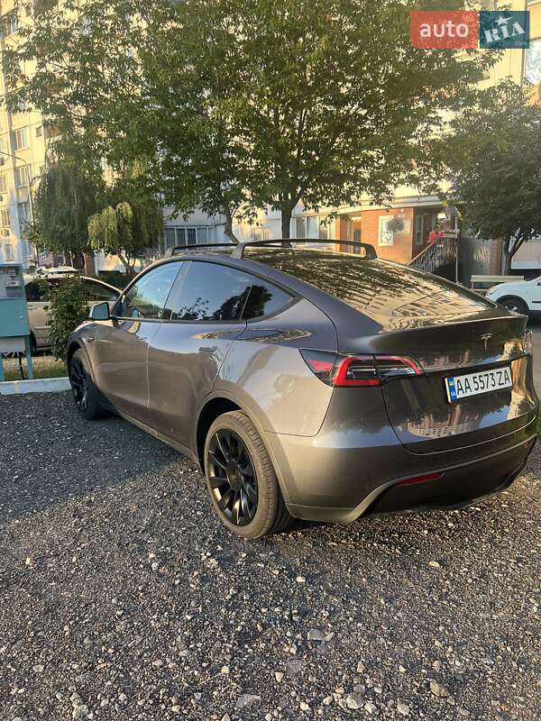 Внедорожник / Кроссовер Tesla Model Y 2023 в Киеве