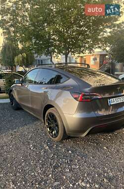 Позашляховик / Кросовер Tesla Model Y 2023 в 