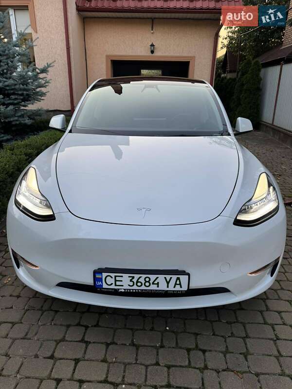 Позашляховик / Кросовер Tesla Model Y 2022 в Чернівцях