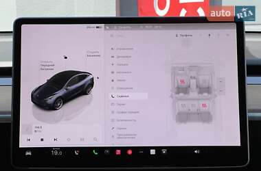 Позашляховик / Кросовер Tesla Model Y 2024 в 