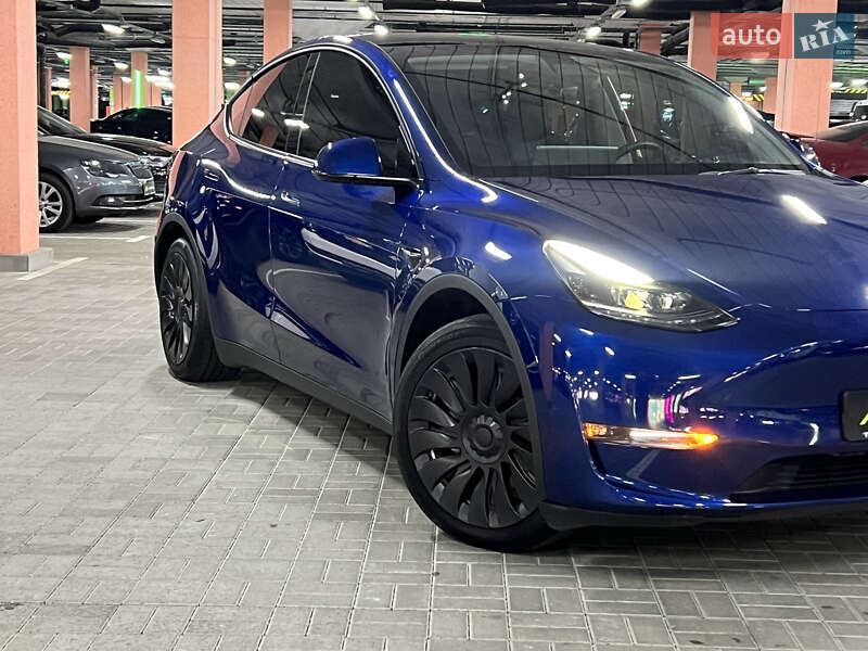 Позашляховик / Кросовер Tesla Model Y 2023 в Києві