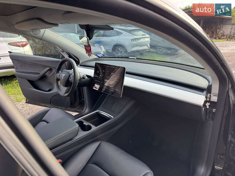 Внедорожник / Кроссовер Tesla Model Y 2022 в Ровно