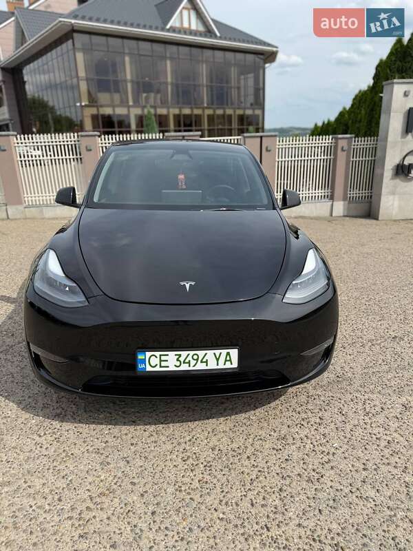 Позашляховик / Кросовер Tesla Model Y 2024 в Чернівцях