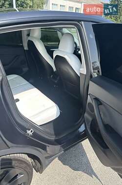 Внедорожник / Кроссовер Tesla Model Y 2024 в 