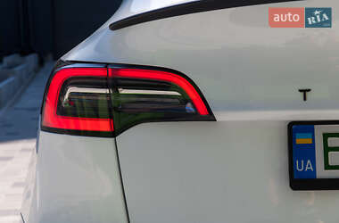 Позашляховик / Кросовер Tesla Model Y 2020 в 
