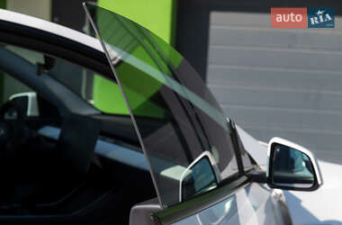 Позашляховик / Кросовер Tesla Model Y 2020 в 