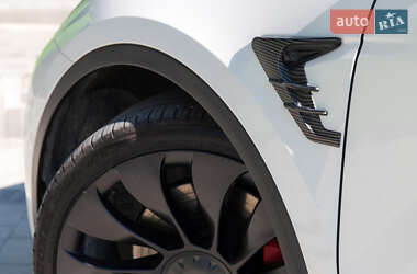 Позашляховик / Кросовер Tesla Model Y 2020 в 